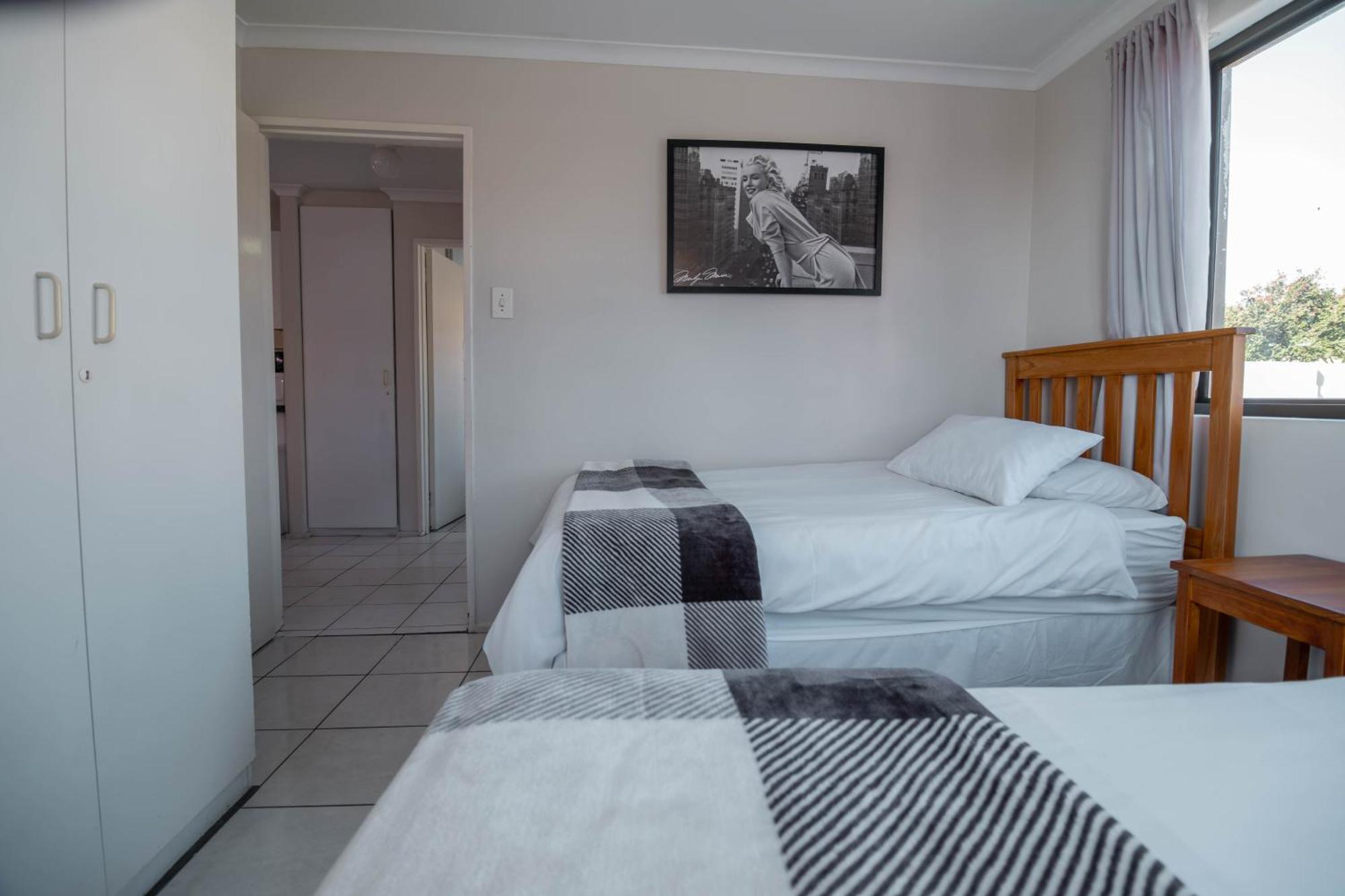 Broadway Self Catering Apartments Durbanville Eksteriør billede